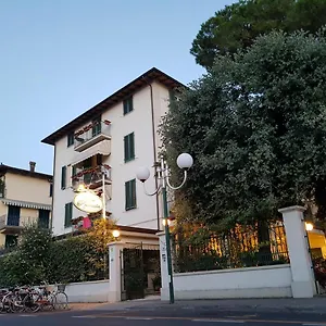 https://hotel-la-primula.it-tuscanyhotel.com